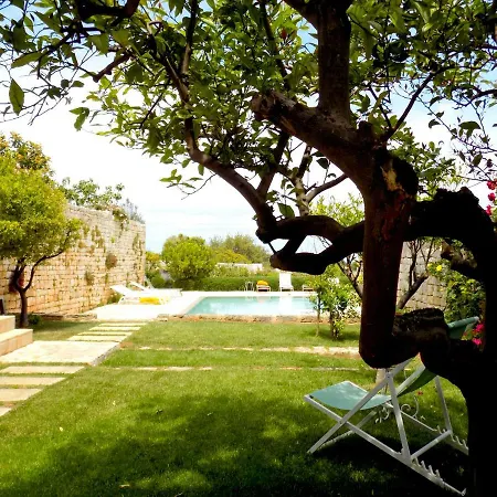 Puglia Tra Mare E Campagna Конверсано